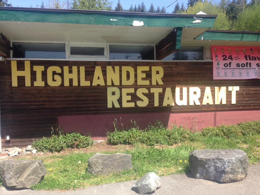 Highlander Steakhouse & Lounge